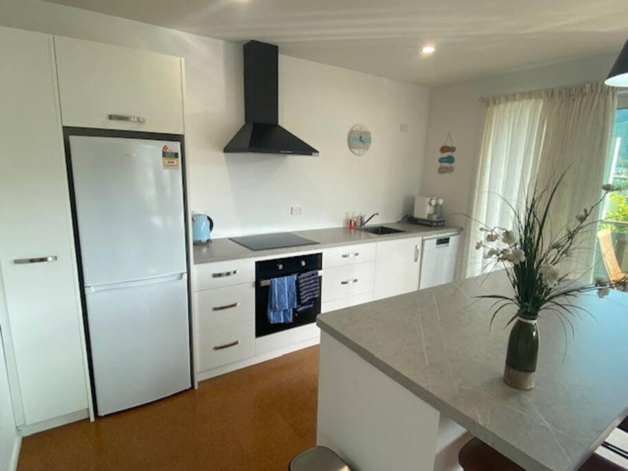 Sea-Renity Picton, Apt B Экстерьер фото